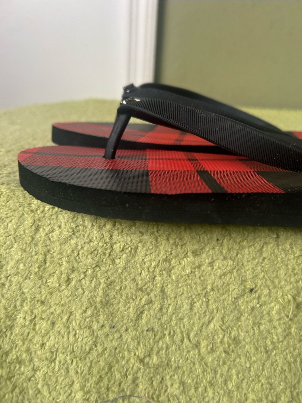 NWOT Coach Alyssa Women’s Black Red Pattern Flip Flops Slide Sandal Sz 11 - Picture 7 of 11